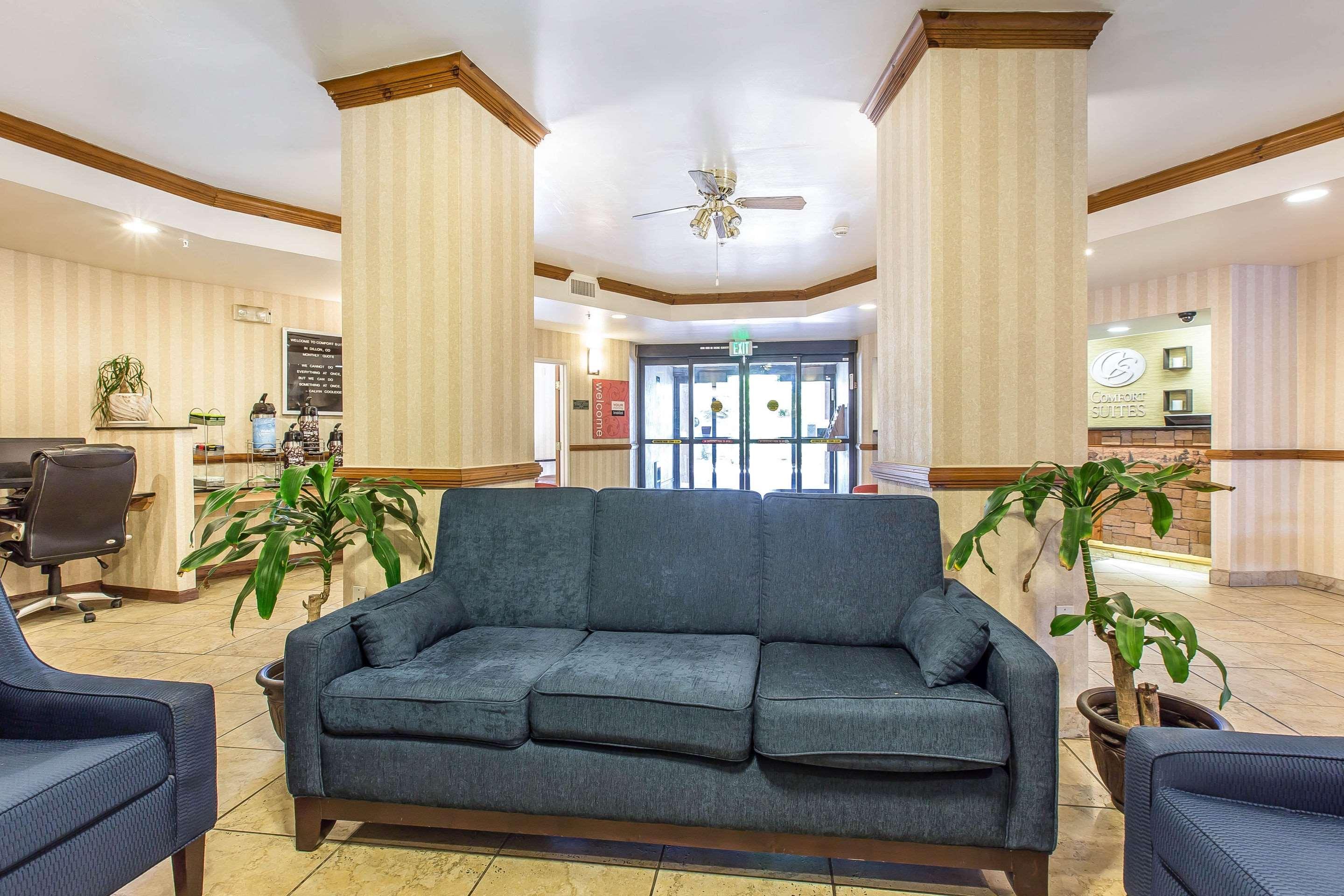 Comfort Suites Summit County Диллон Экстерьер фото