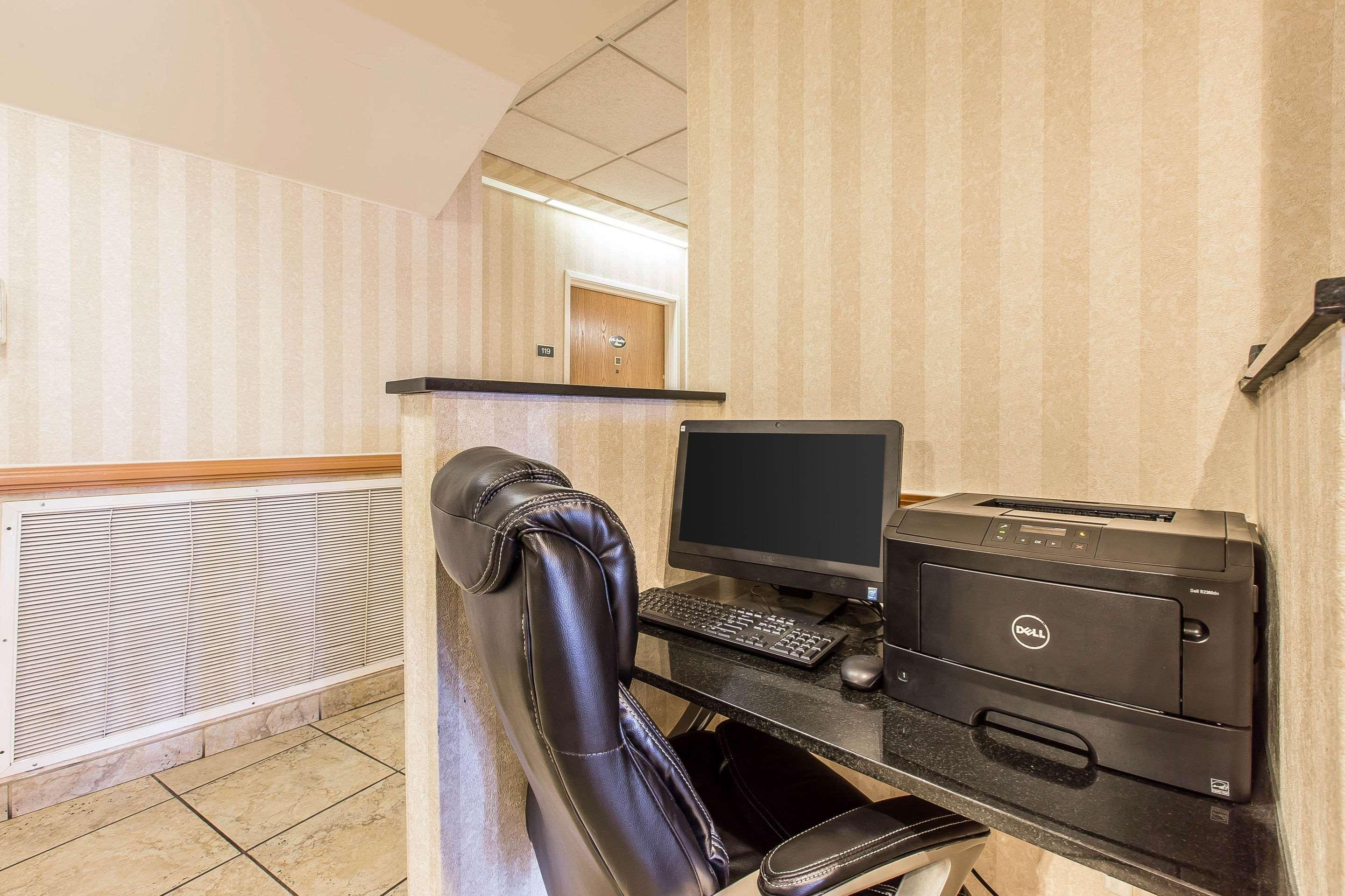 Comfort Suites Summit County Диллон Экстерьер фото