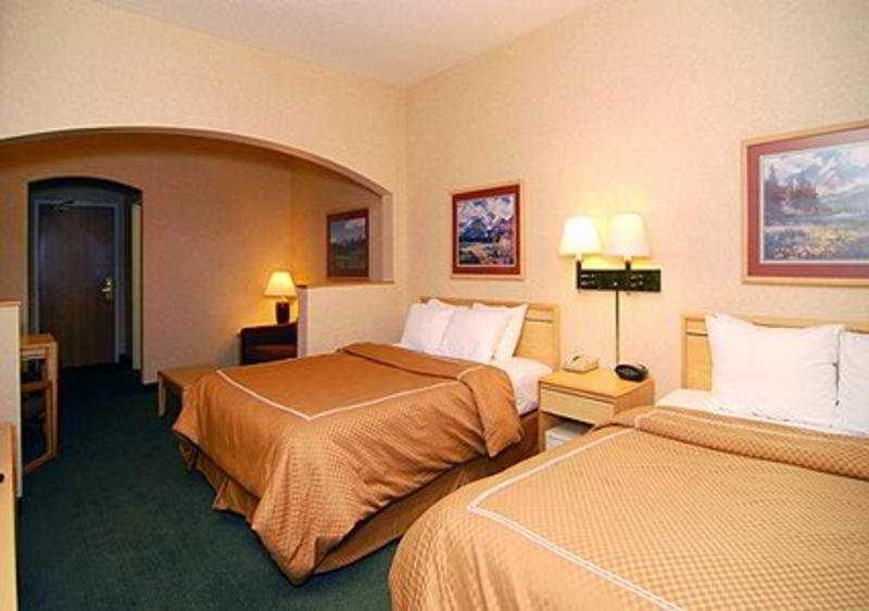 Comfort Suites Summit County Диллон Экстерьер фото